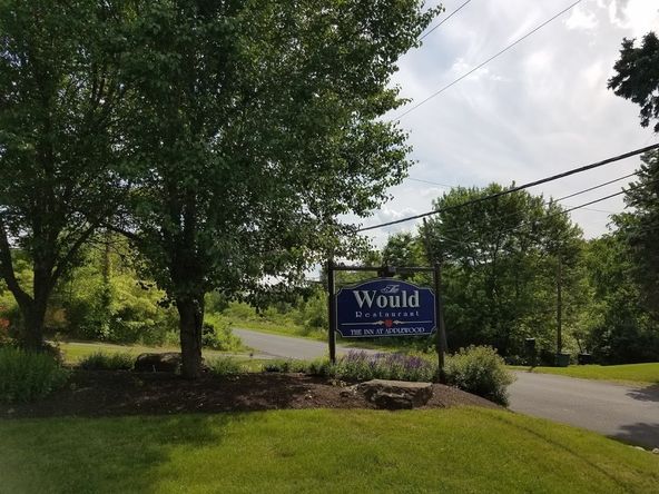 Applewood Apartments and Restaurant: 120 North Rd, Highland, NY 12528